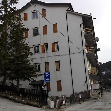 Сasa de vacaciones In Montagna - La *